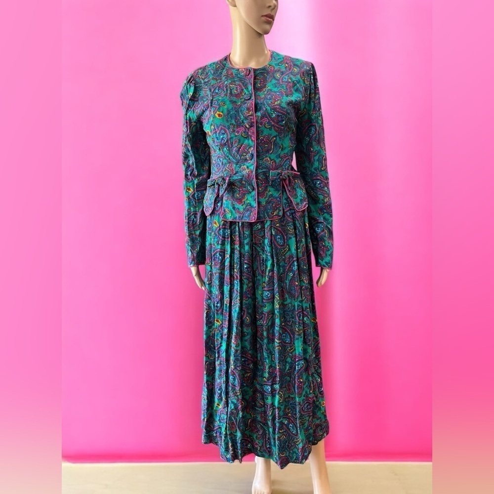Business dressy Paisley 2 pc jacket skirt set handmade vintage